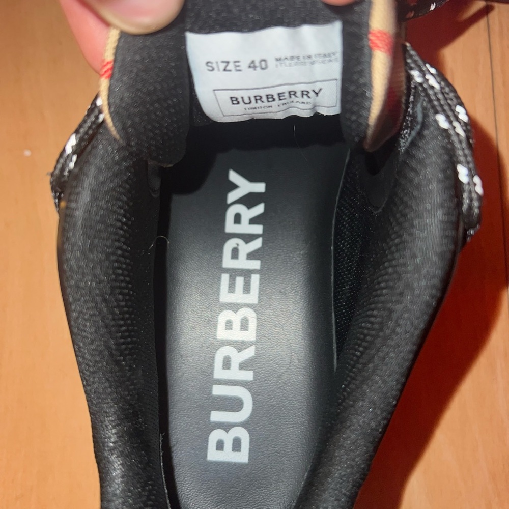 Burberry shoes - Picture 5 of 5